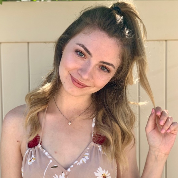 Meet your Posher, Emily - Picture 1 of 1